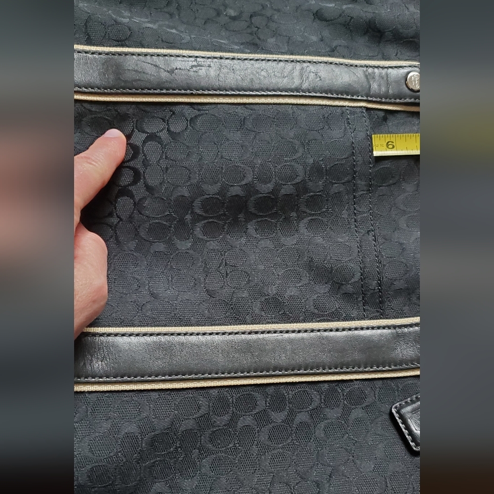 Coach Signature Vintage Tote/Travel Bag: Black Jacquard/ Leather/ Green Lining. - Picture 9 of 12